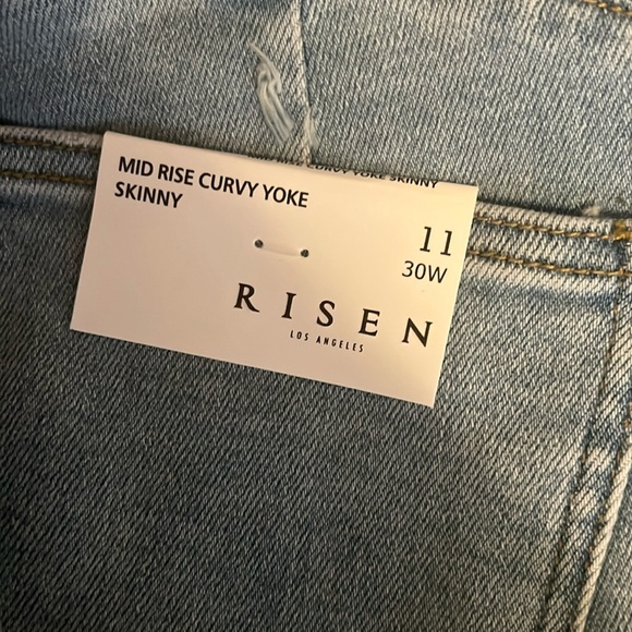 Risen New Light Mid Rise Curvy Yoke Skinny Jeans 30 - Picture 8 of 10